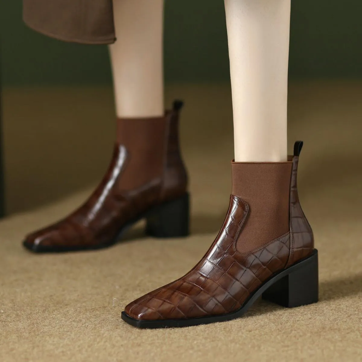 2024 Stivaletti in vera pelle Stivaletti da donna casual Tacchi alti spessi Autunno Inverno Scarpe da donna Outdoor Taglia 34 40
