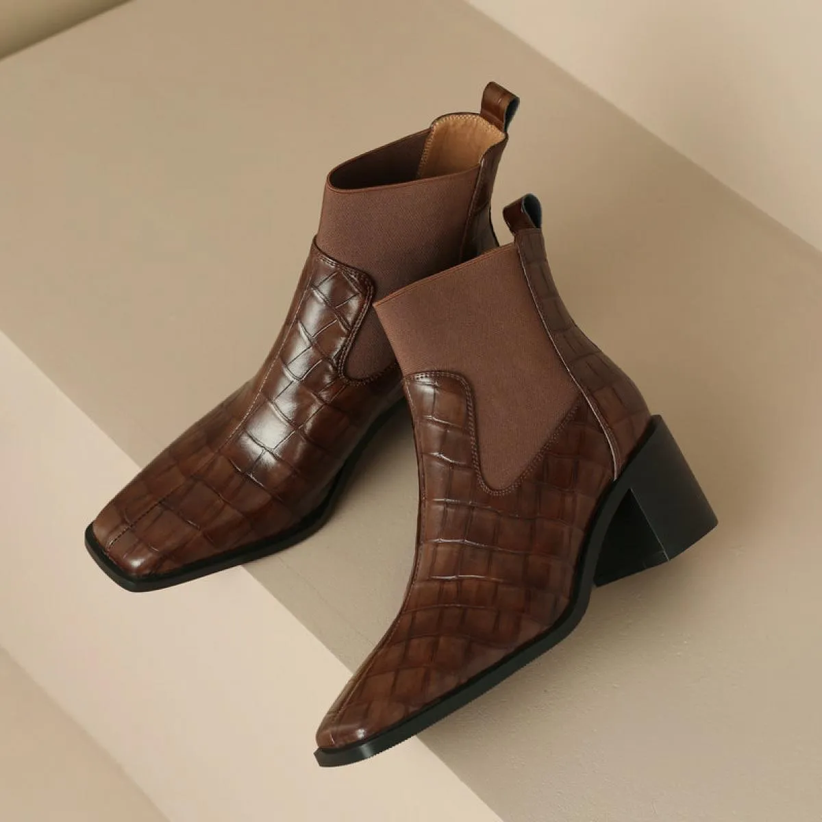 2024 Stivaletti in vera pelle Stivaletti da donna casual Tacchi alti spessi Autunno Inverno Scarpe da donna Outdoor Taglia 34 40