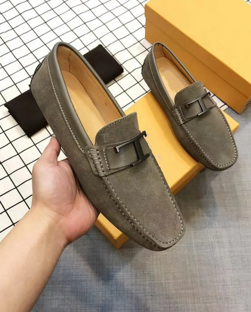 22 Scarpe da guida comode in pelle con fibbia in metallo Mocassini da uomo in pelle scamosciata Set suole Doug Fashion Designer