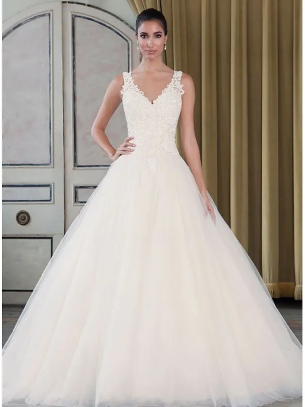 Abito da Sposa principesco con gonna di Tulle scollato a V
