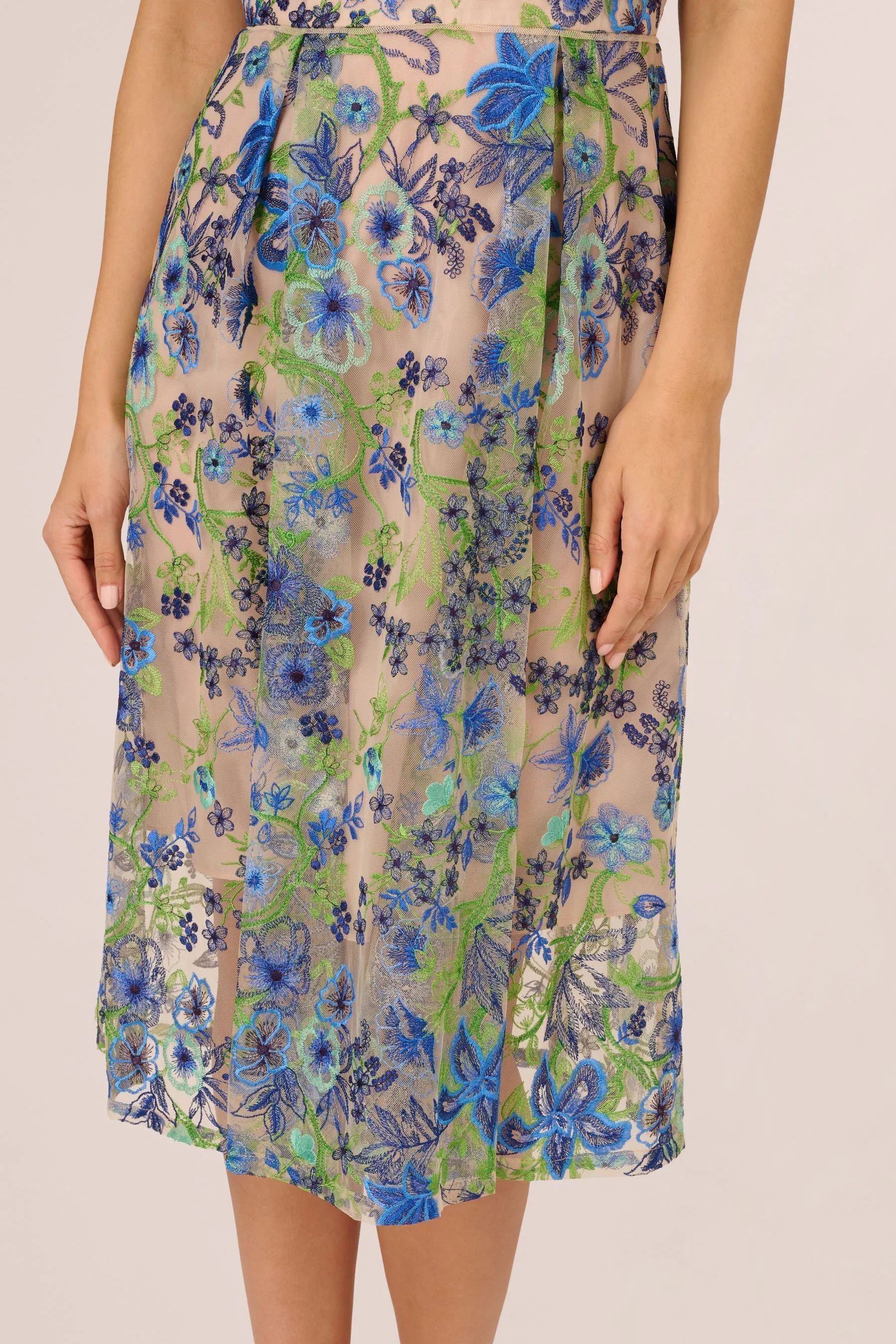 Adrianna Papell Blu - Abito ricamato con corpino aderente e gonna svasata