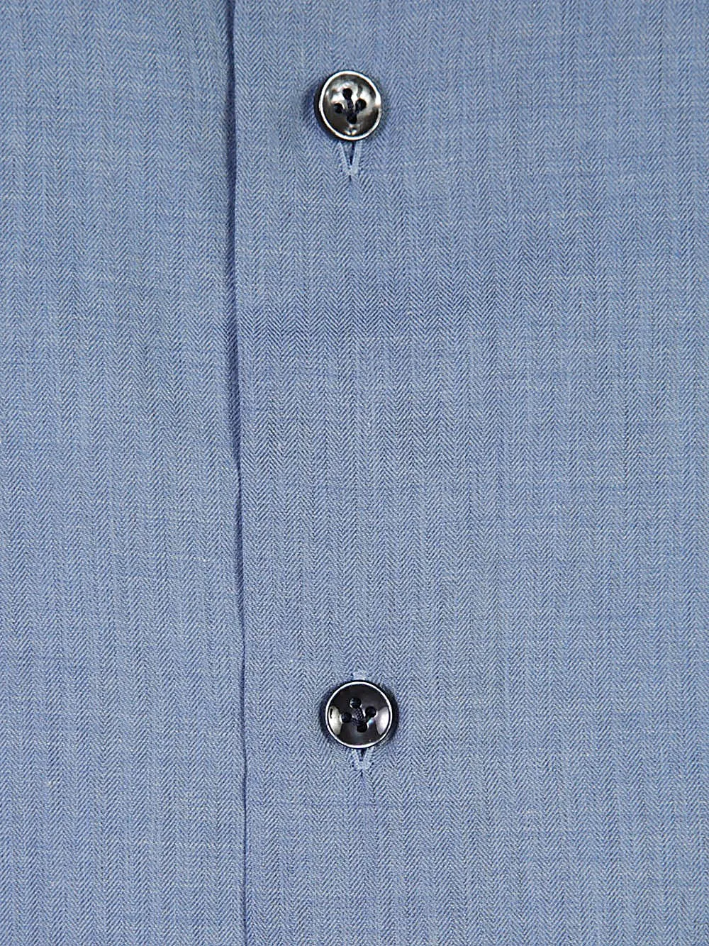 Barba, camicia blu