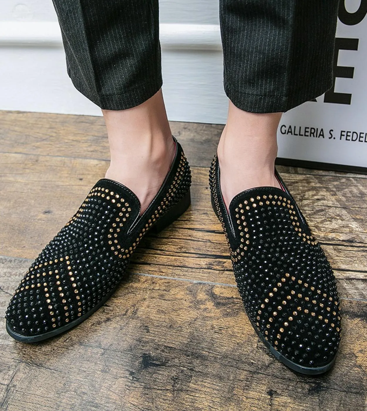 Black Spikes 2022 New Brand Mens Mocassini Scarpe di lusso Denim e paillettes in metallo Scarpe da uomo casual di alta qualità P