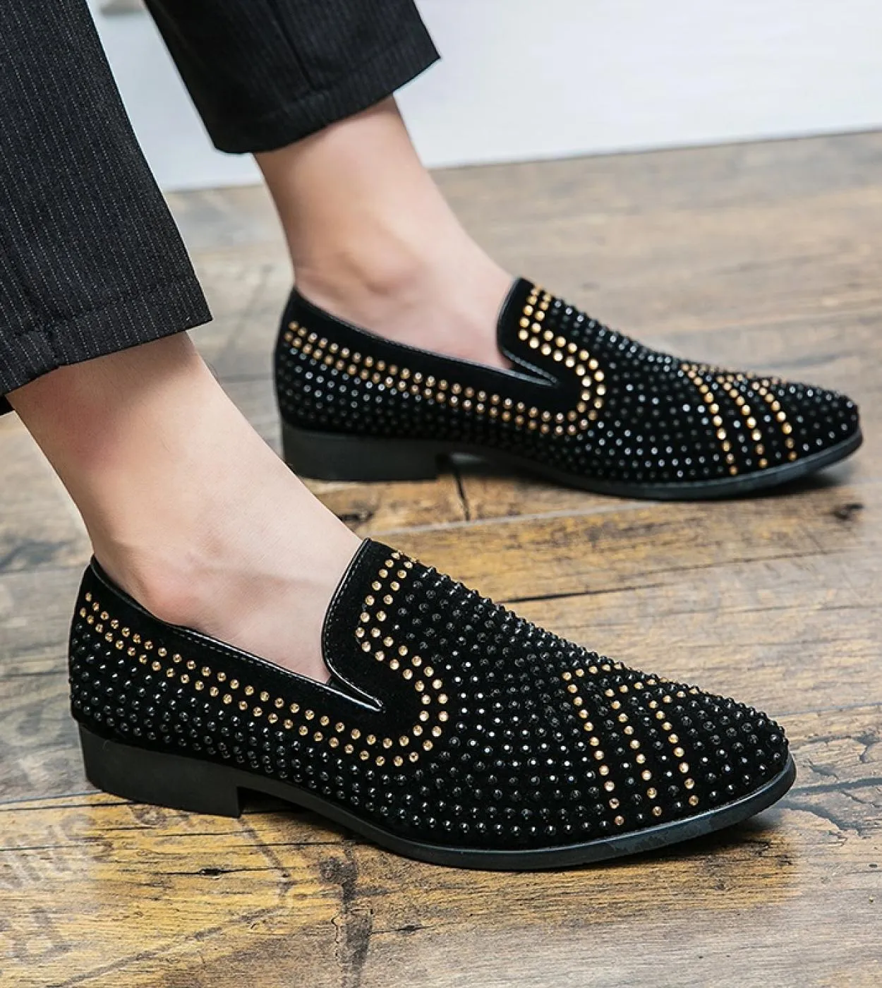 Black Spikes 2022 New Brand Mens Mocassini Scarpe di lusso Denim e paillettes in metallo Scarpe da uomo casual di alta qualità P