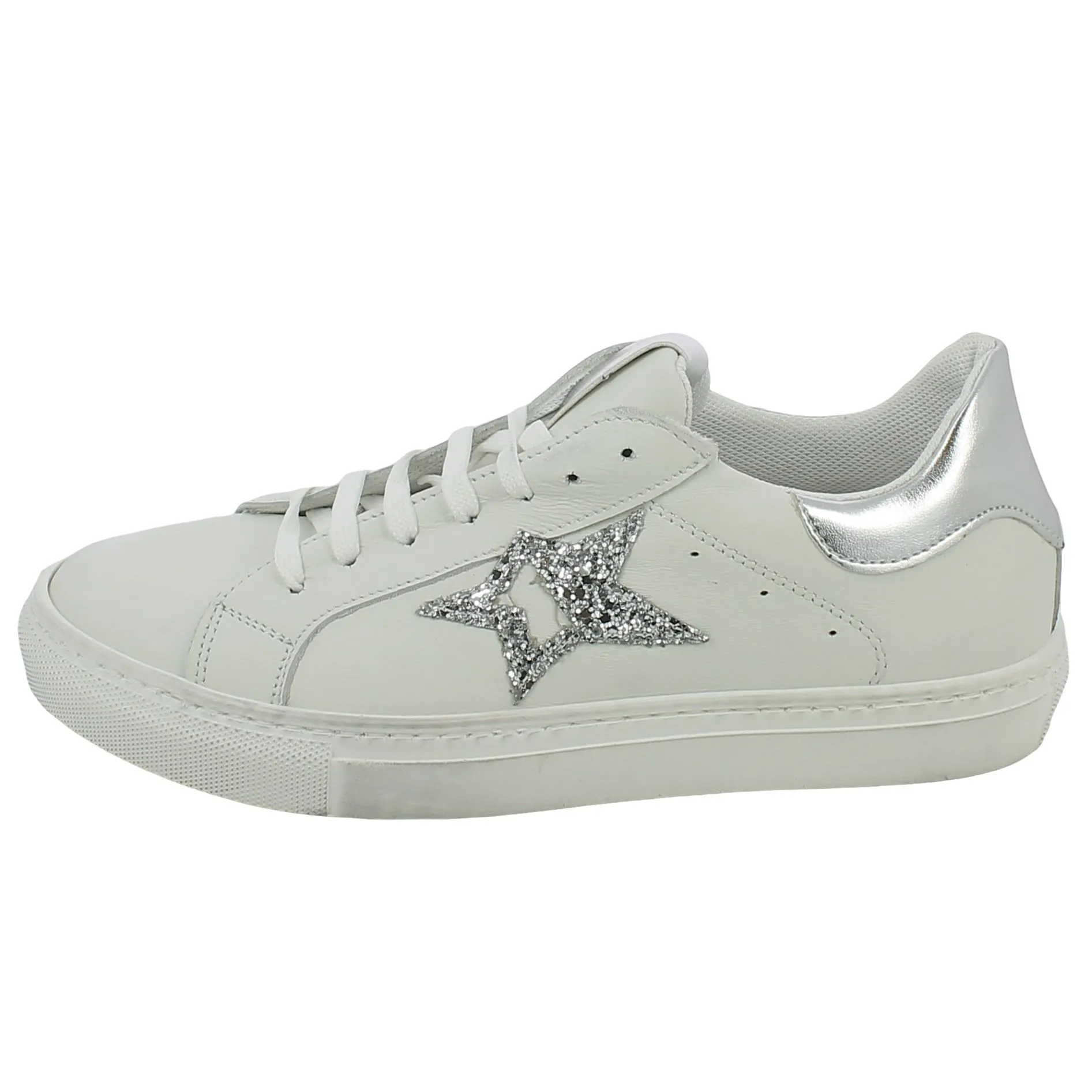 BRAND  Sneaker in pelle banca con stella argento 