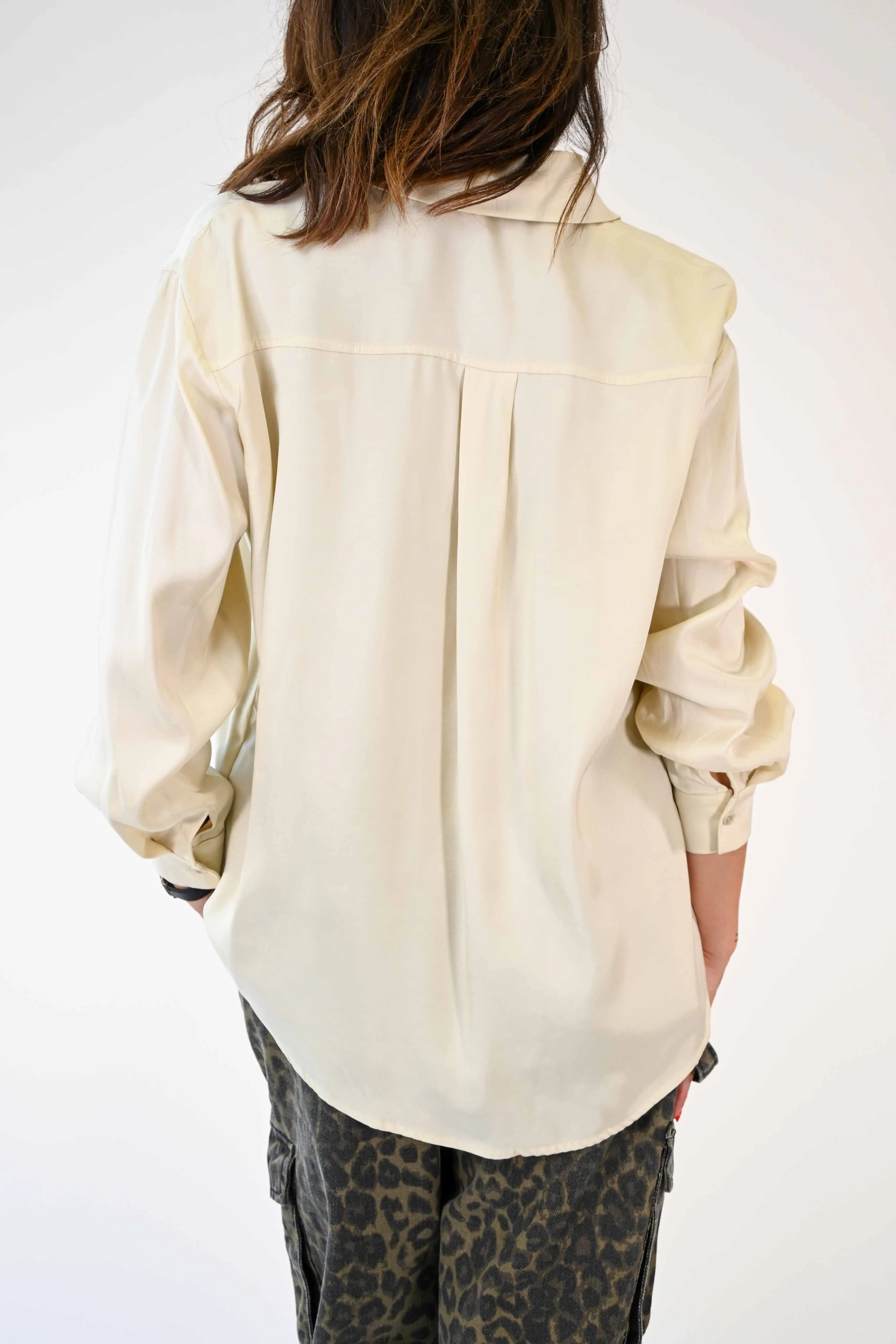CAMICIA CON COLLO A LANCIA IN VISCOSA PANNA