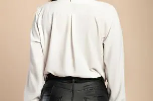 Camicia elegante con scollo rotondo, bianca
