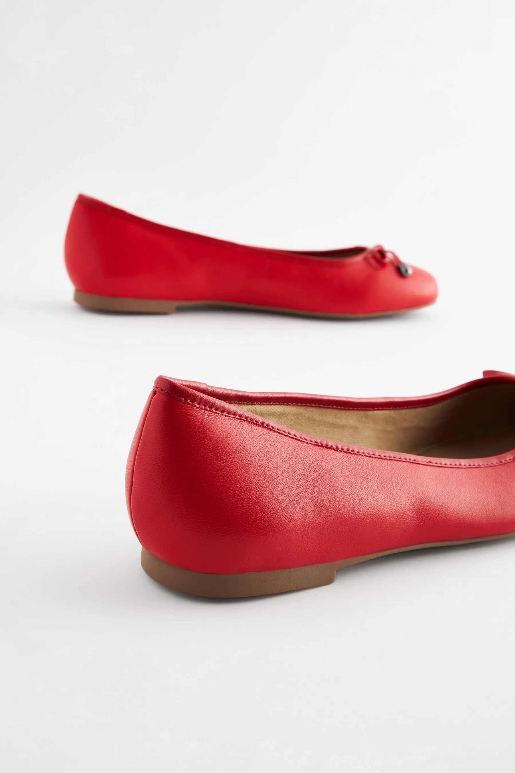 Forever Comfort® Scarpe da ballerina in pelle a punta tonda    