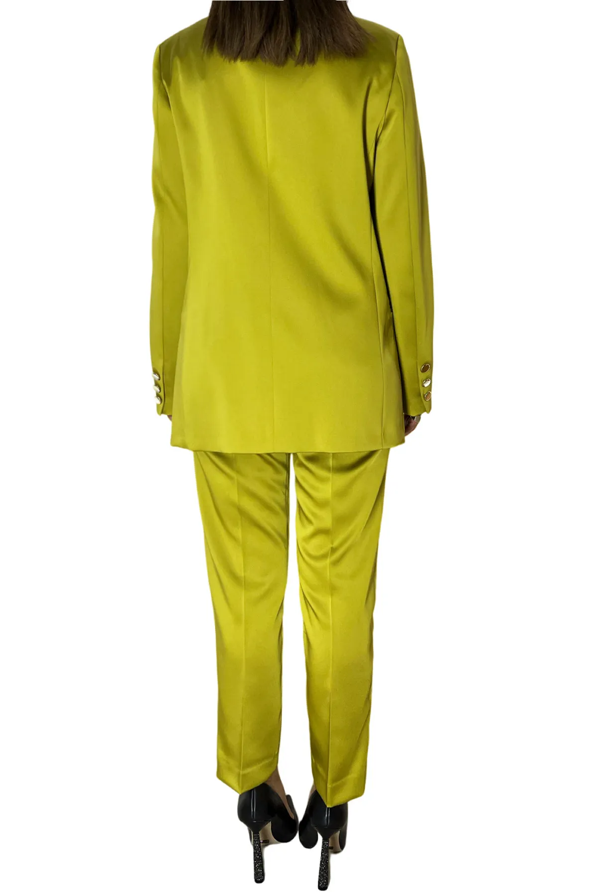 Giacca donna doppiopetto oversize con spalline e tasche a filo e bottoni in oro a contrasto