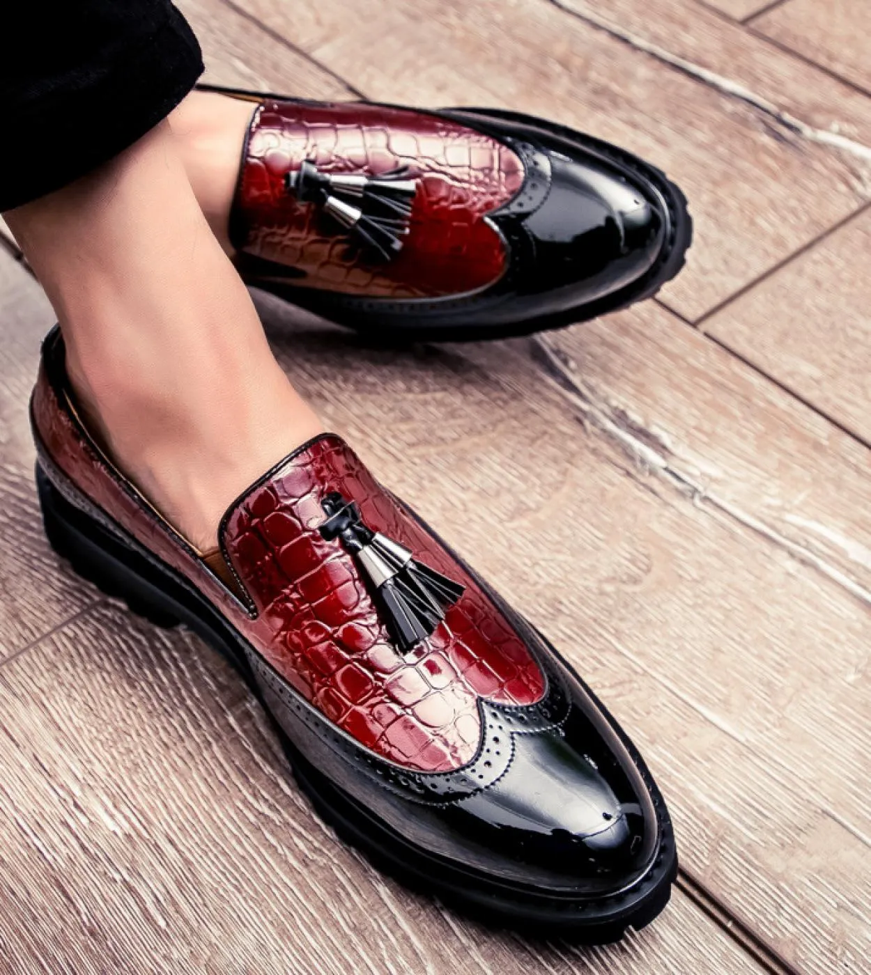 Gli uomini di moda di grandi dimensioni vestono le scarpe da sposa per feste nere Scarpe a punta Scarpe da guida Mocassini Scarp