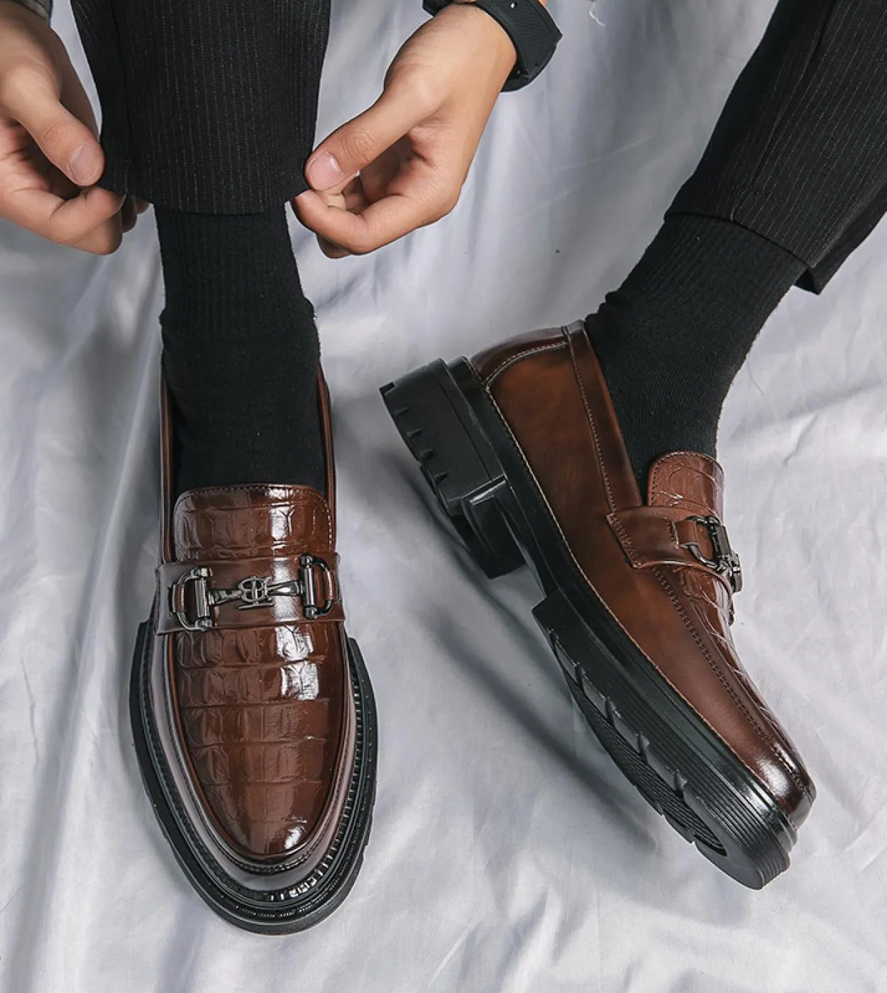 Italia Scarpe da uomo da sposa Casual da uomo Marrone Moda Mocassini Business Scarpe a punta Scarpe in pelle di lusso Louboutins