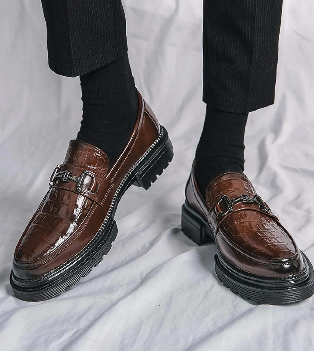 Italia Scarpe da uomo da sposa Casual da uomo Marrone Moda Mocassini Business Scarpe a punta Scarpe in pelle di lusso Louboutins