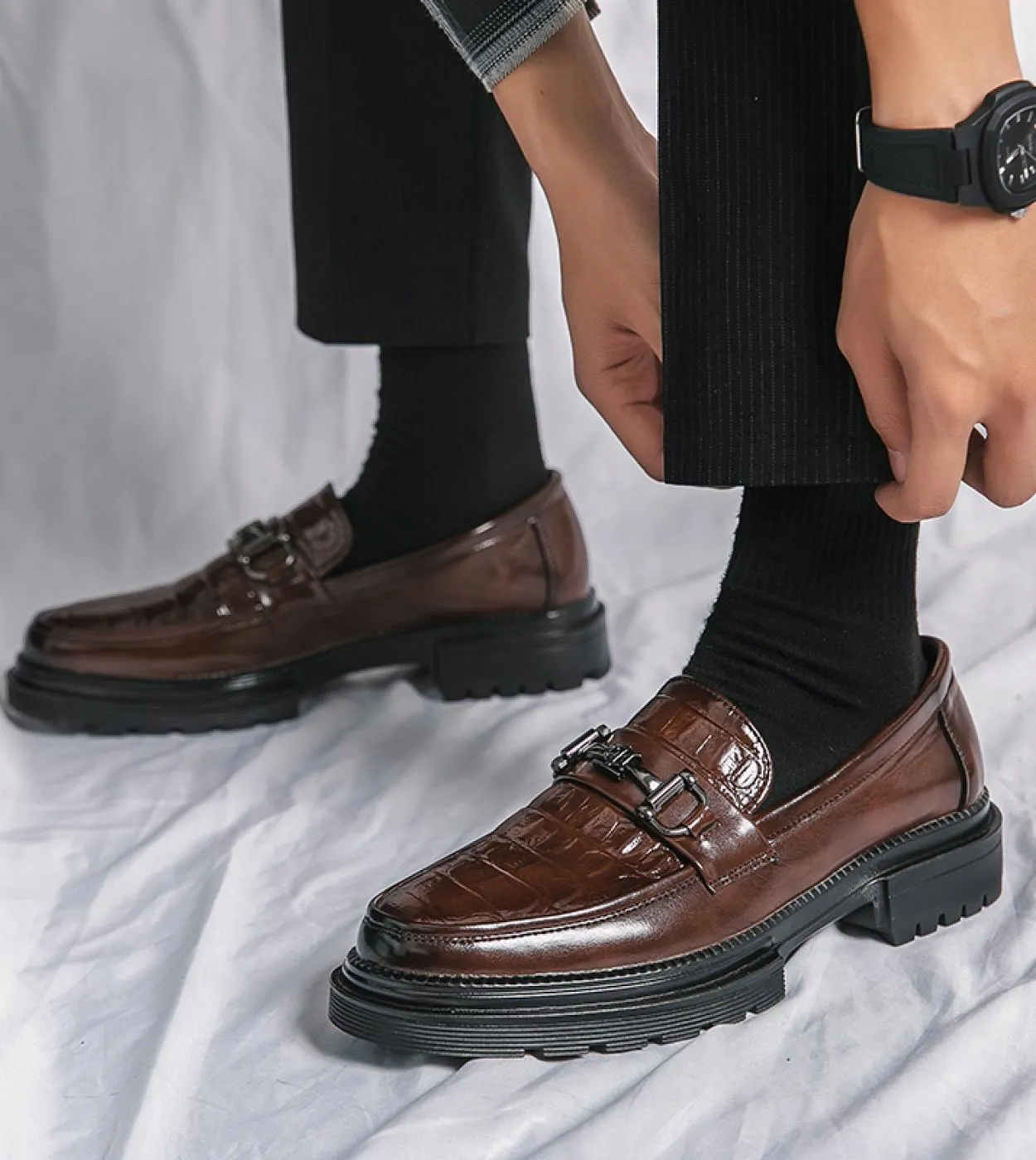 Italia Scarpe da uomo da sposa Casual da uomo Marrone Moda Mocassini Business Scarpe a punta Scarpe in pelle di lusso Louboutins