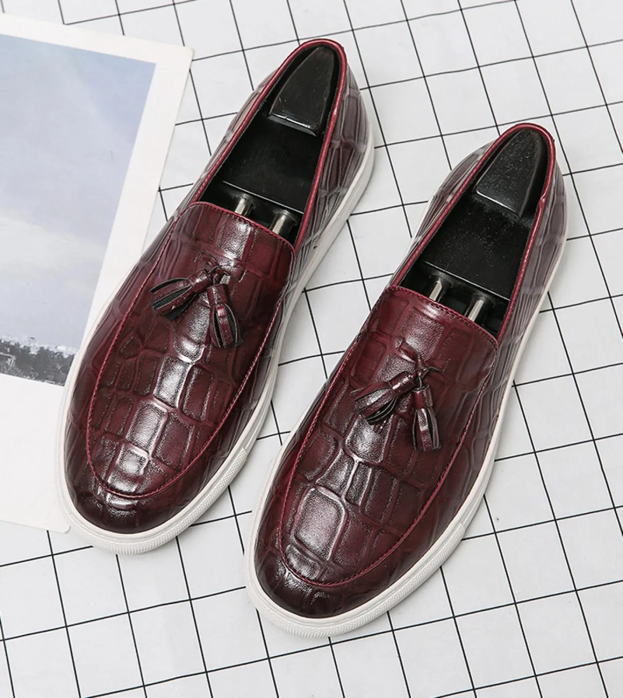 Luxury Brand Men Formal Mariage Wedding Party Shoes Scarpe brogues con punta a punta di alta qualità Uomo Mocassini con suola bi