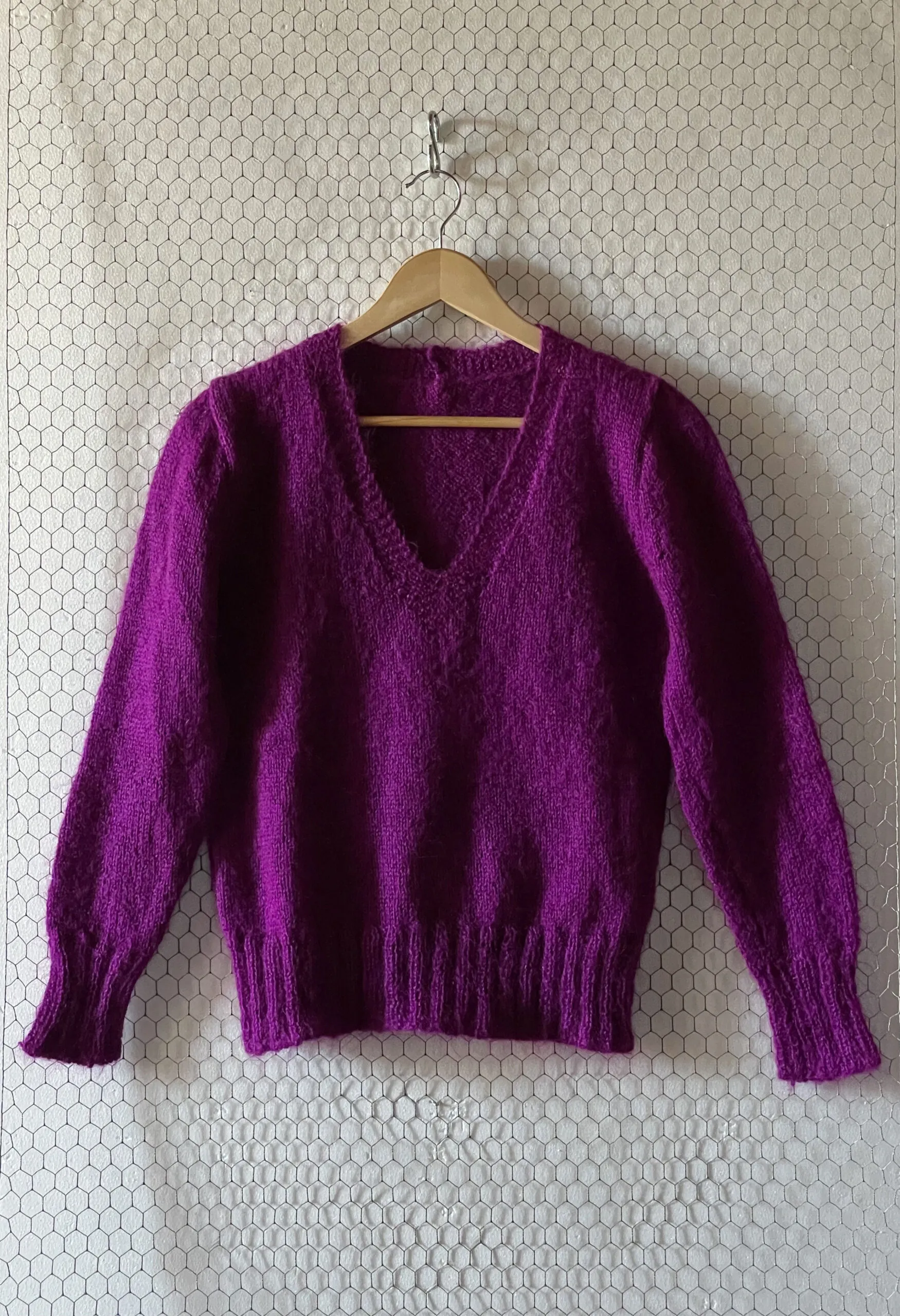 Maglione handmade viola misto mohair vintage anni ’70