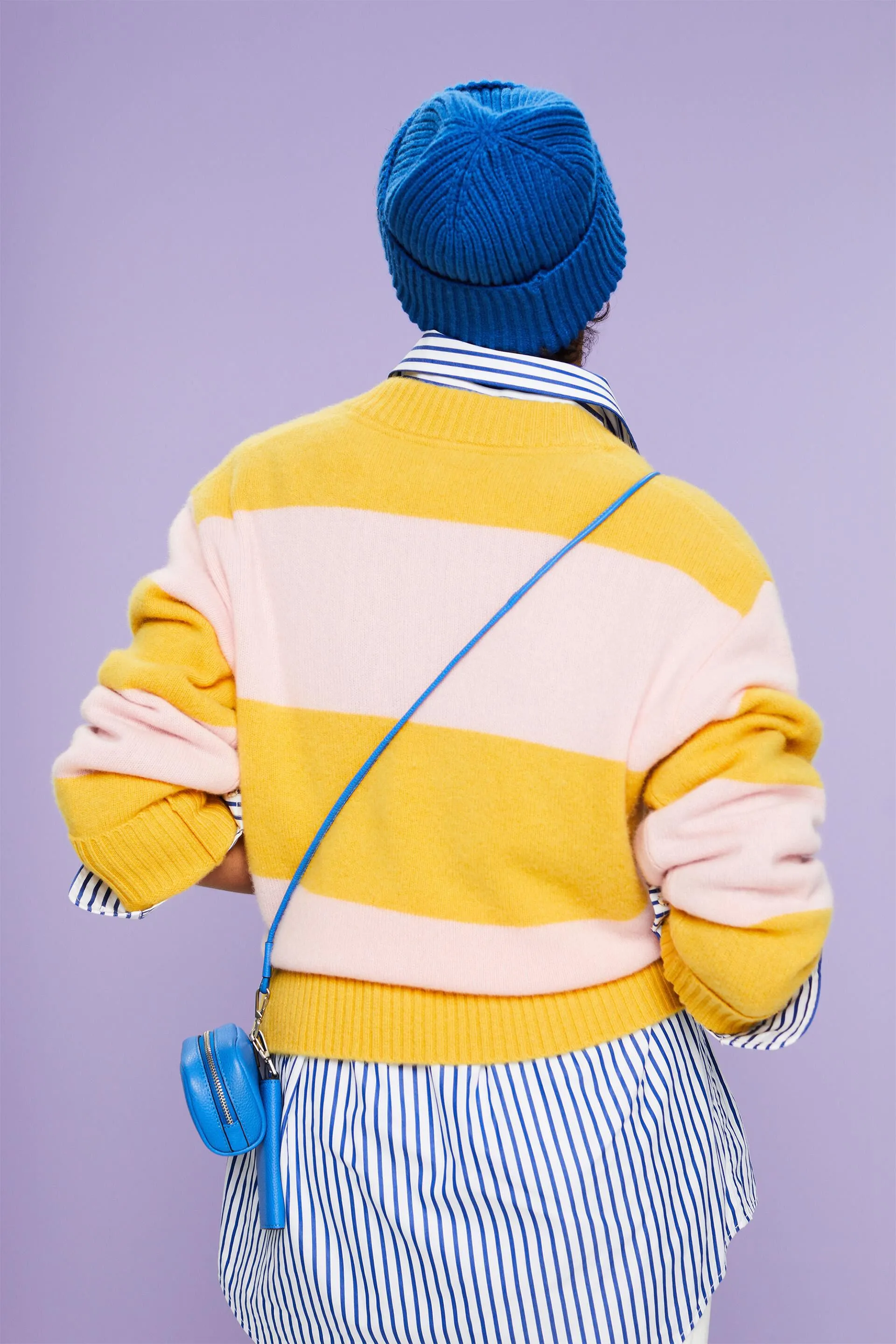 Maglione in cachemire a righe rugby con scollo a V