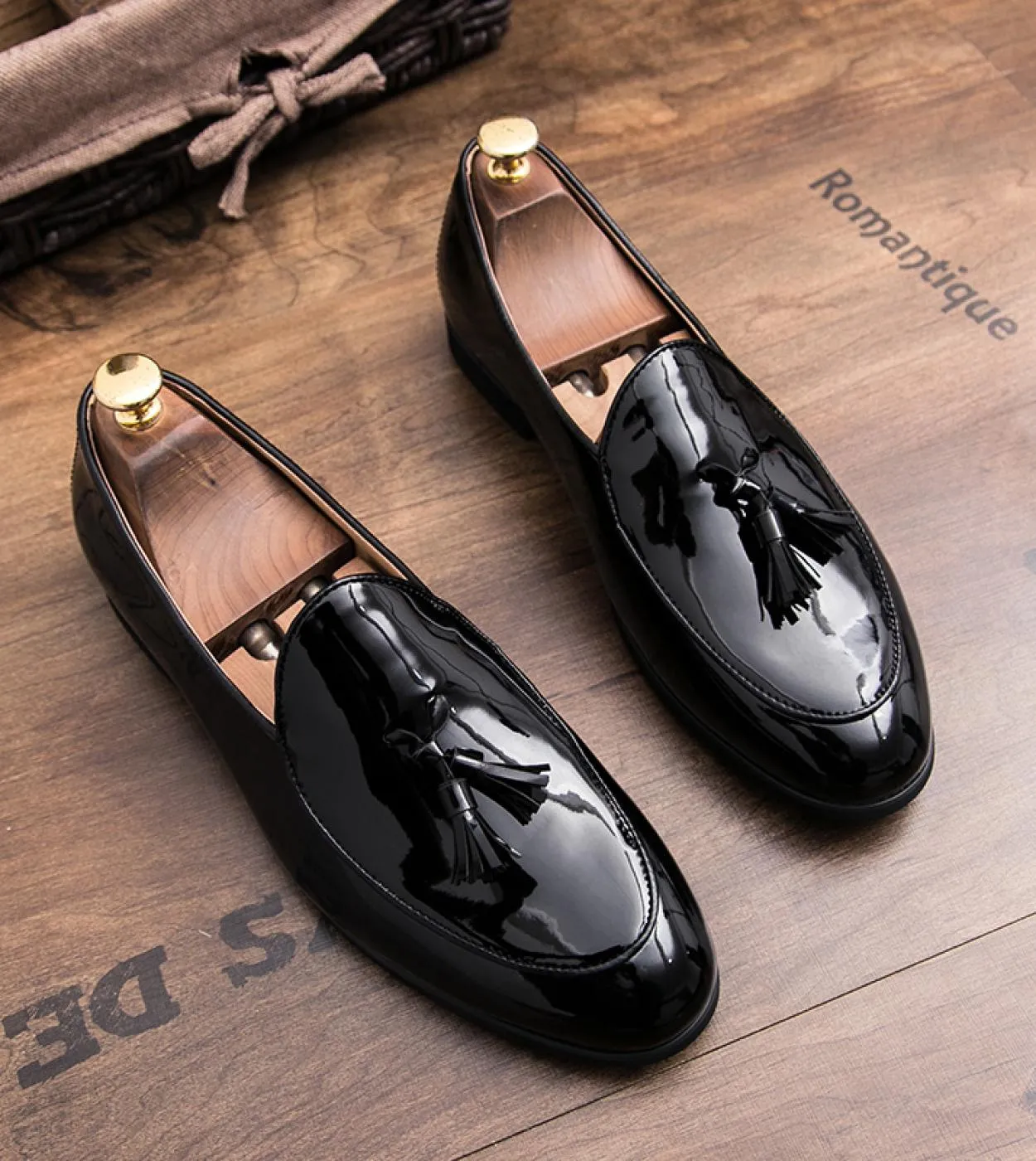 Mocasines Mirror Face Scarpe da uomo Scarpe da guida da uomo daffari Mocassini con nappe fatti a mano Chaussure Party Flats Sca