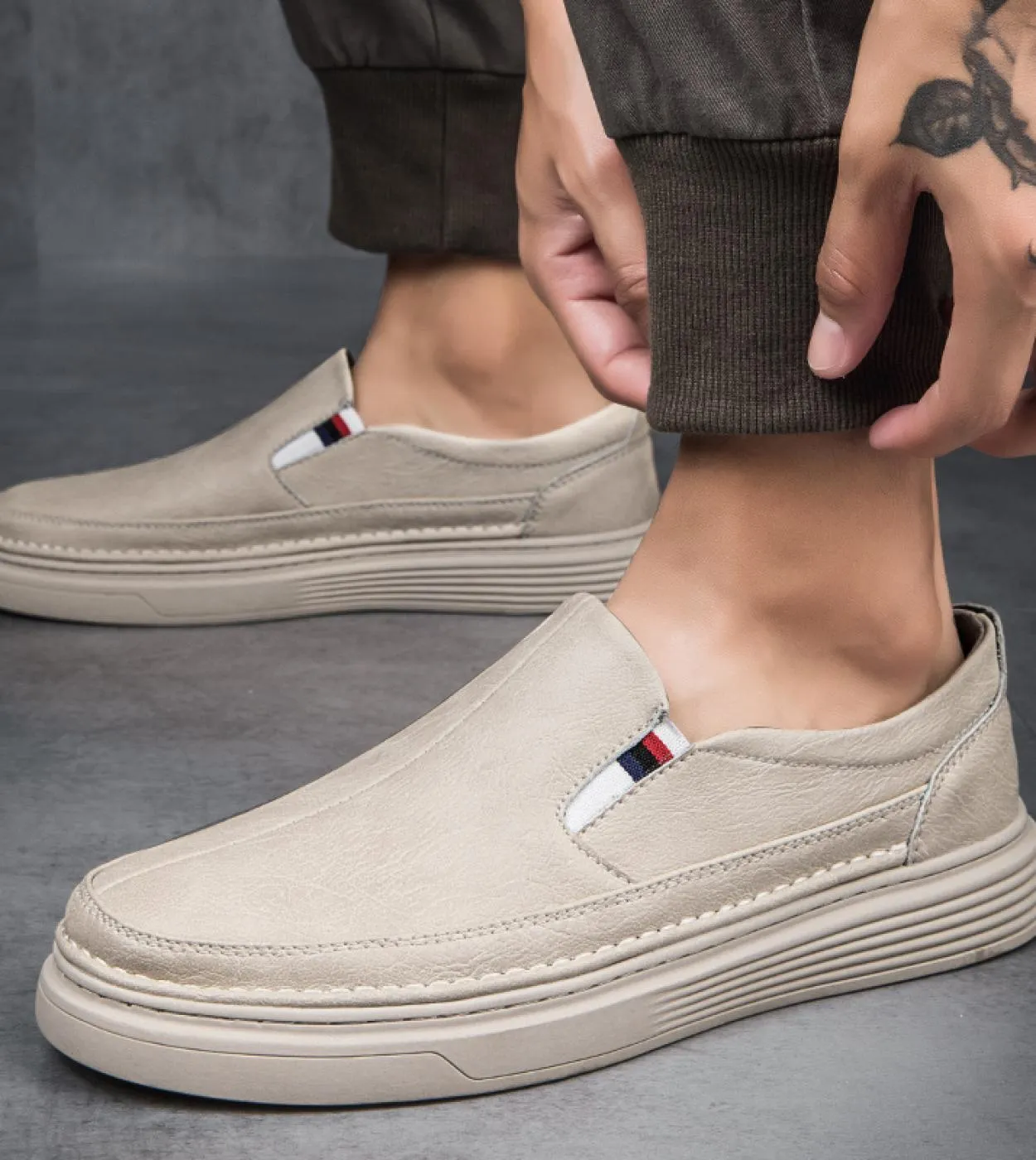 Mocassini con fondo spesso di marca di lusso Scarpe casual da uomo Slip on Scarpe eleganti in pelle Scarpe da uomo ufficiali da