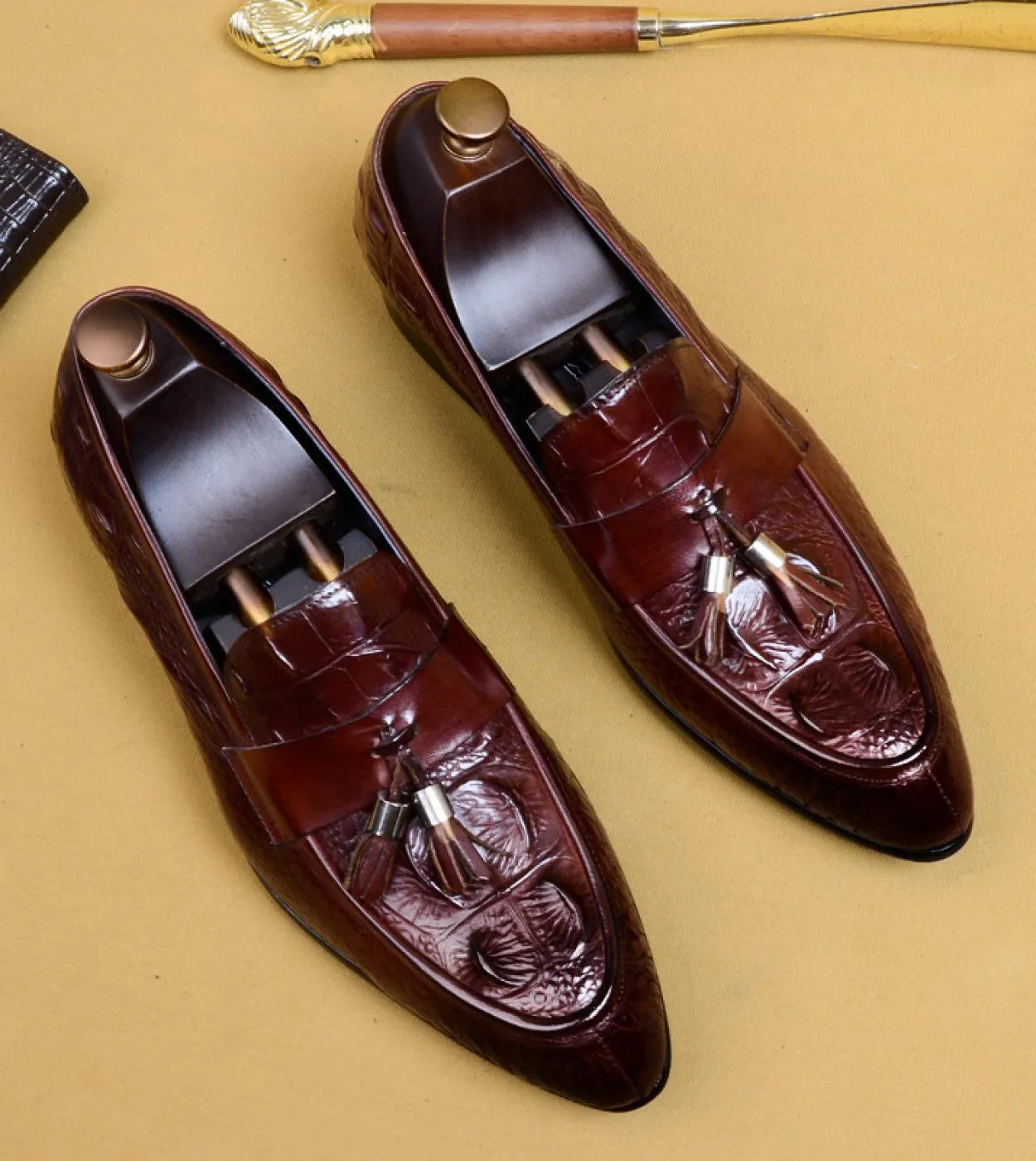 Mocassini da lavoro classici da uomo con motivo a coccodrillo Marchio di lusso Scarpe formali da lavoro fatte a mano di qualità