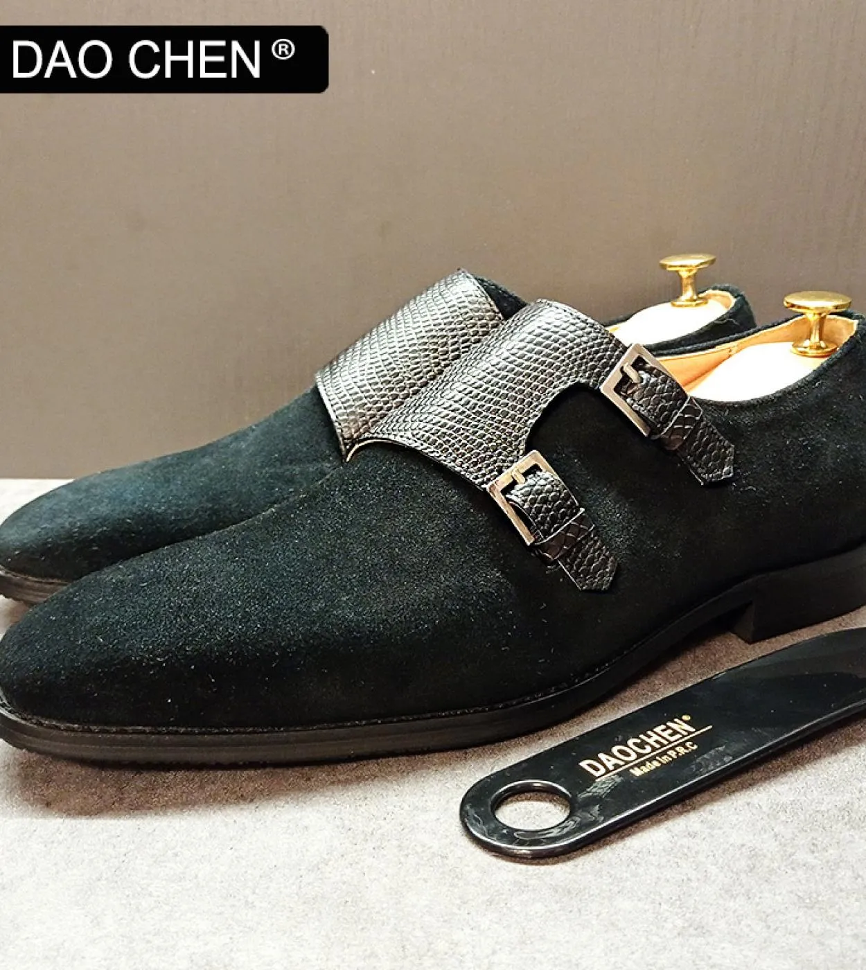 Mocassini da uomo di marca di lusso Scarpe Double Monk Scarpe in pelle Moda uomo casual Scarpe eleganti Scarpe da sposa da uffic