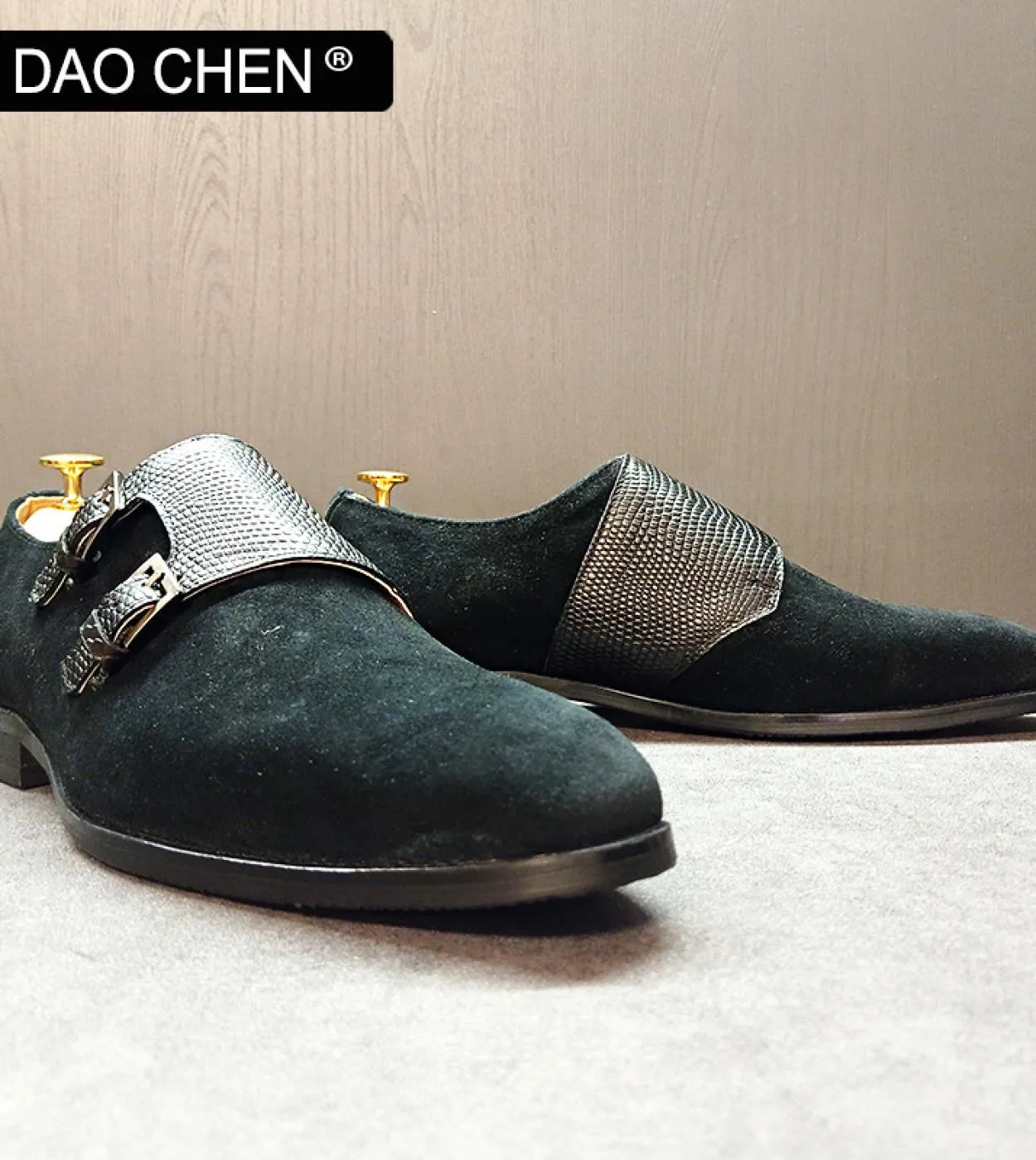 Mocassini da uomo di marca di lusso Scarpe Double Monk Scarpe in pelle Moda uomo casual Scarpe eleganti Scarpe da sposa da uffic