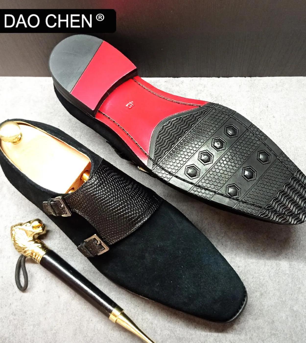 Mocassini da uomo di marca di lusso Scarpe Double Monk Scarpe in pelle Moda uomo casual Scarpe eleganti Scarpe da sposa da uffic