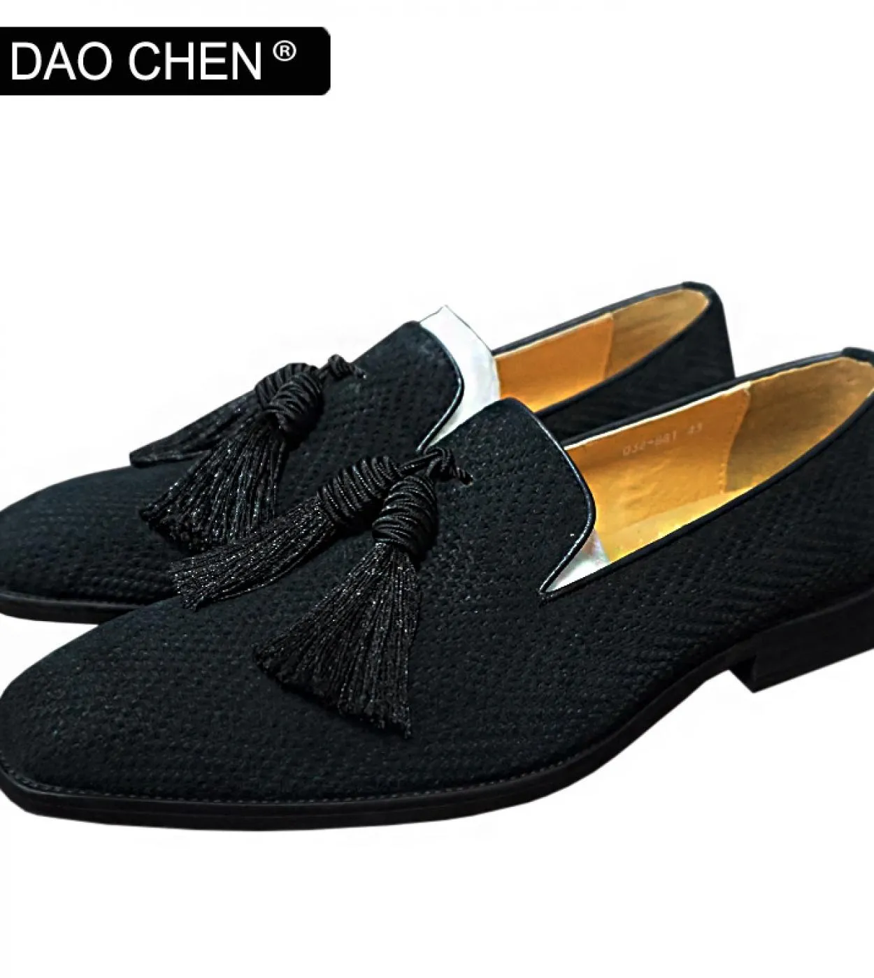 Mocassini da uomo di marca di lusso Scarpe in pelle scamosciata Scarpe con nappe nere Slip On Scarpe eleganti da uomo Banchetto
