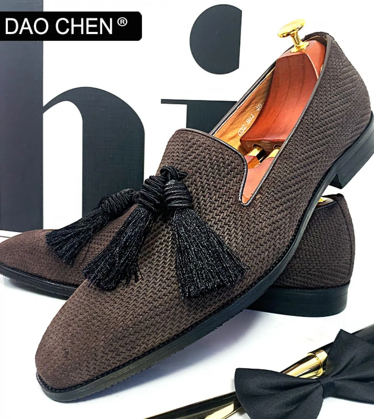 Mocassini da uomo di marca di lusso Scarpe in pelle scamosciata Scarpe con nappe nere Slip On Scarpe eleganti da uomo Banchetto