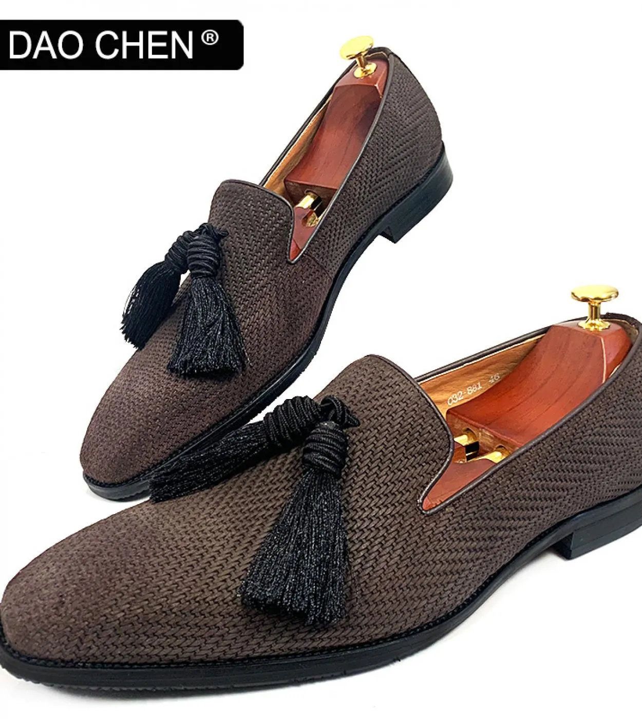 Mocassini da uomo di marca di lusso Scarpe in pelle scamosciata Scarpe con nappe nere Slip On Scarpe eleganti da uomo Banchetto