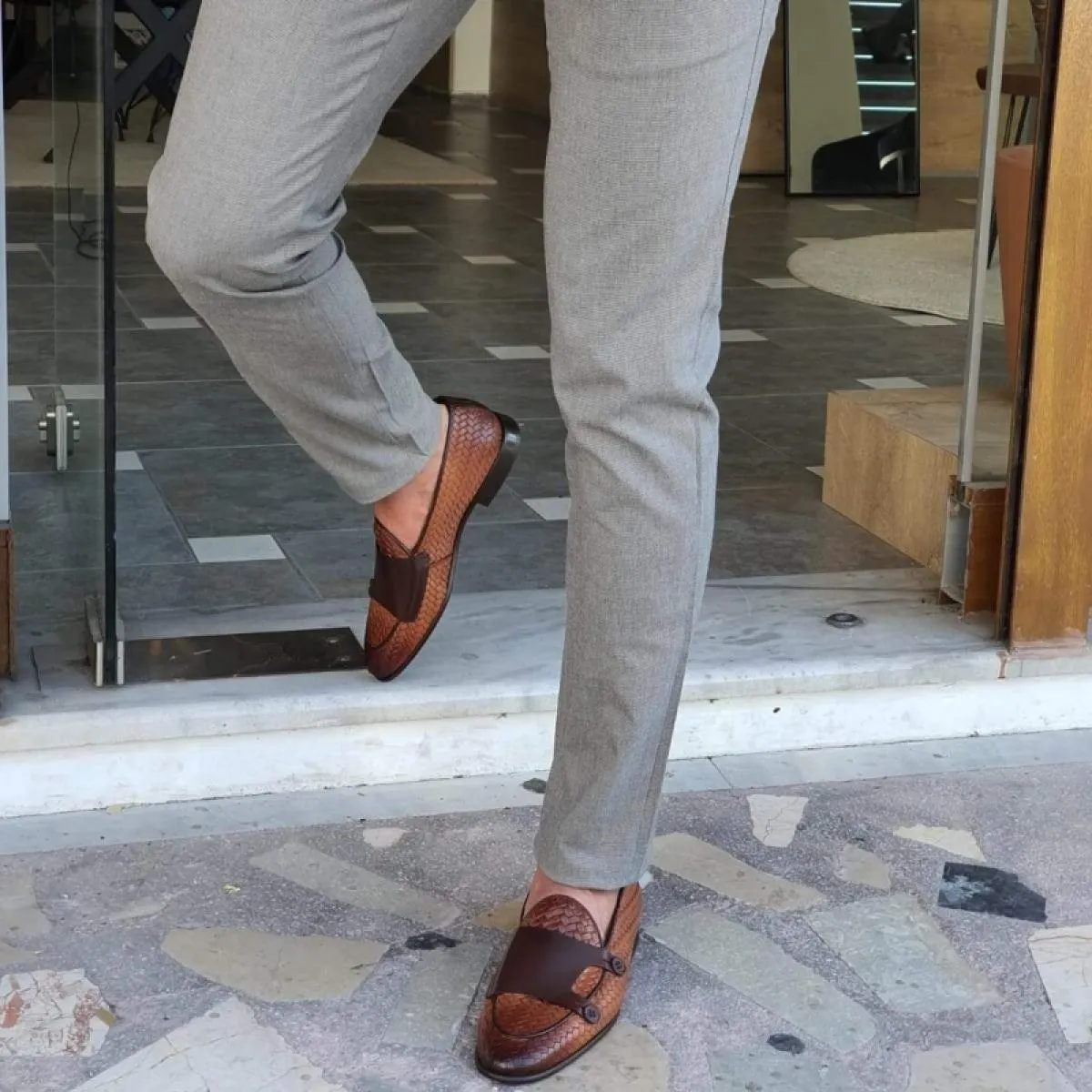 Mocassini da uomo marroni con doppia fibbia Scarpe da monaco slip on punta tonda Primavera Autunno fatte a mano Scarpe formali d