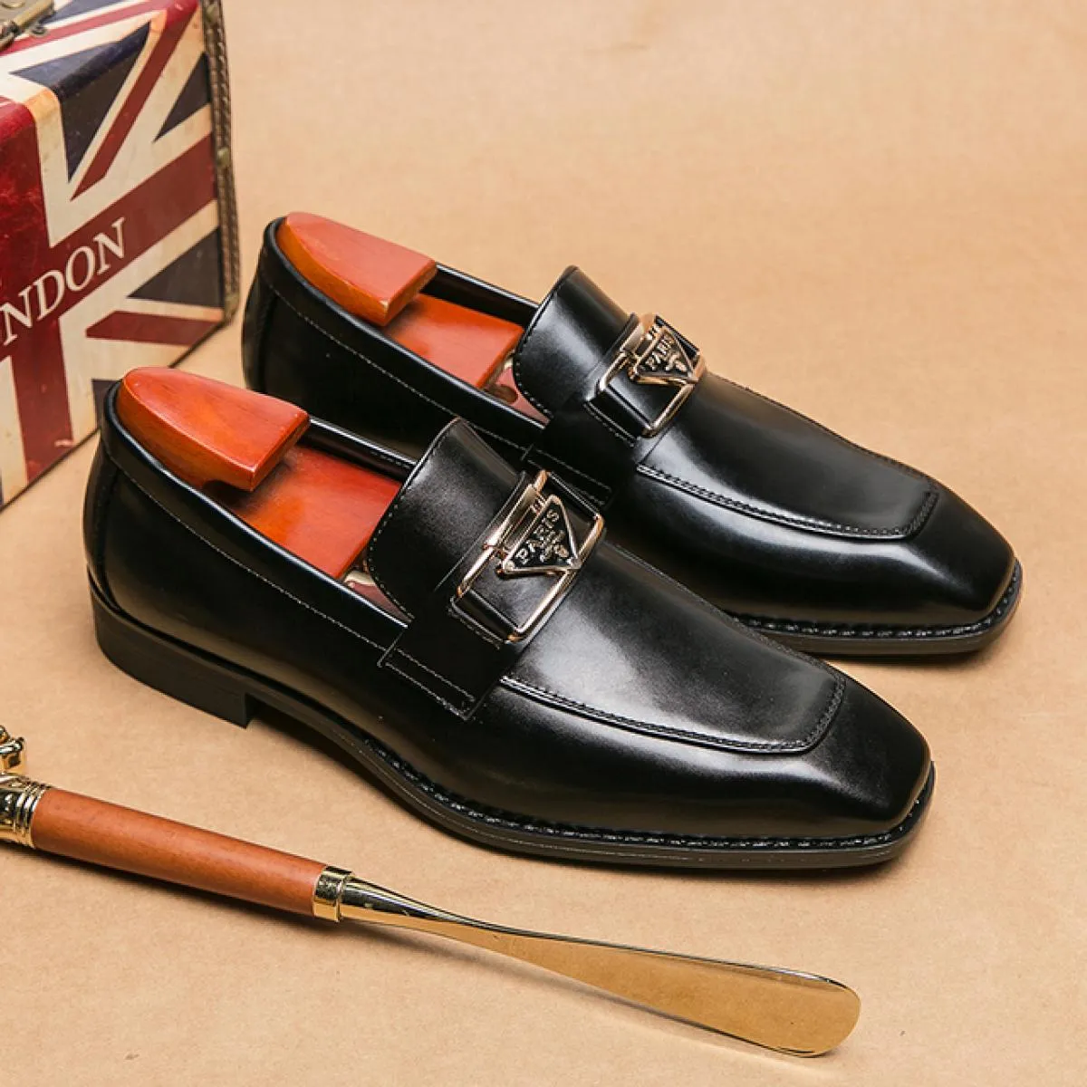 Nuovi mocassini marroni da uomo Scarpe formali da uomo con punta quadrata nera Scarpe da uomo fatte a mano da lavoro Taglia 3846
