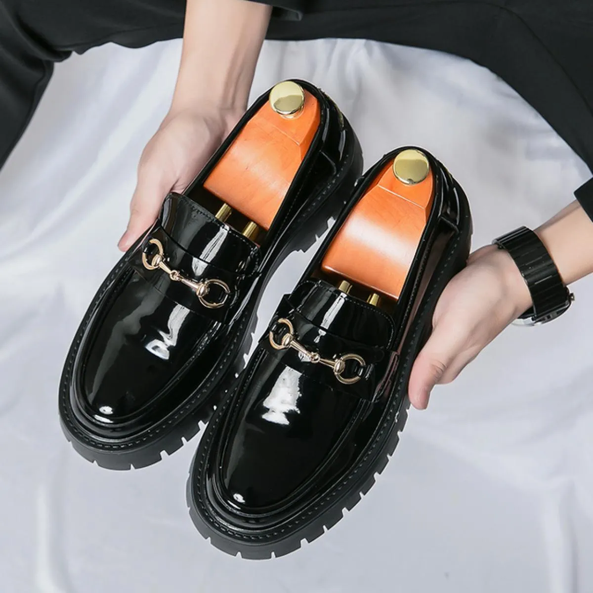 Nuovi mocassini neri da uomo in pelle verniciata punta tonda slip on scarpe da uomo formali da sposa taglia business 38 45
