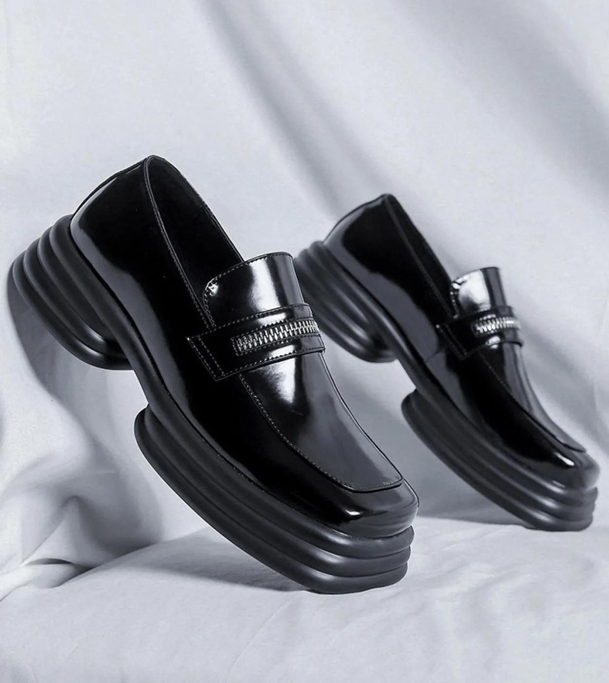Scarpe da sera eleganti da uomo retrò Scarpe da ginnastica firmate da uomo con punta quadrata Mocassini da uomo con suola spessa