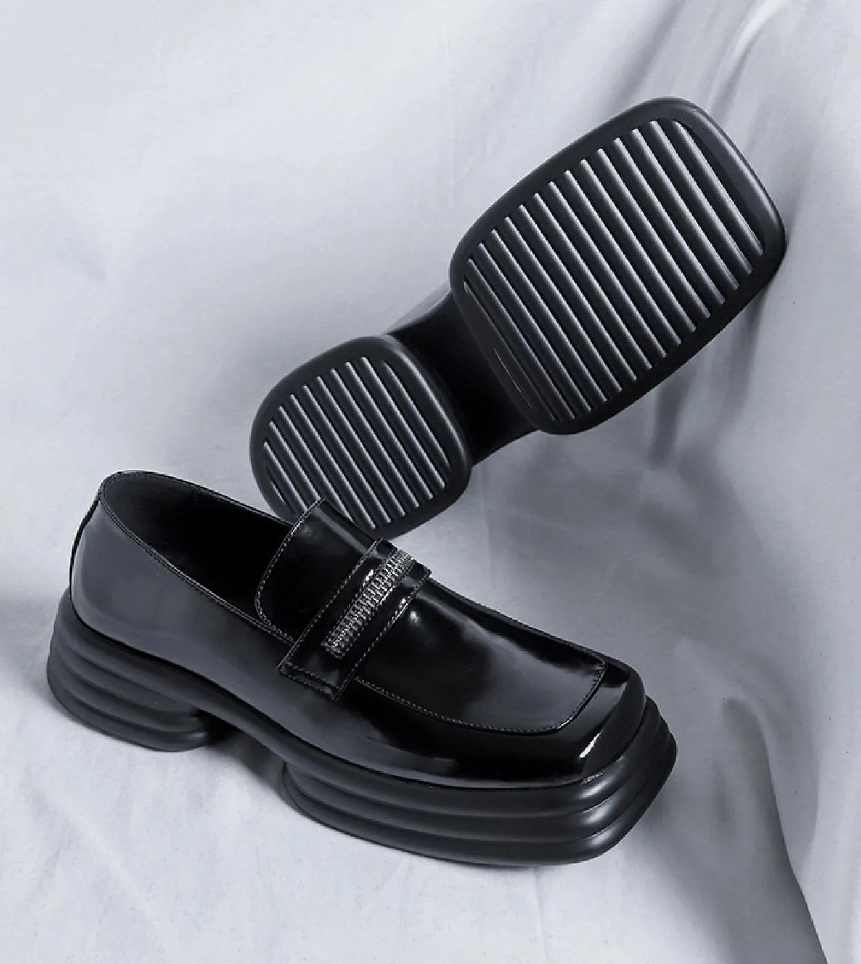 Scarpe da sera eleganti da uomo retrò Scarpe da ginnastica firmate da uomo con punta quadrata Mocassini da uomo con suola spessa