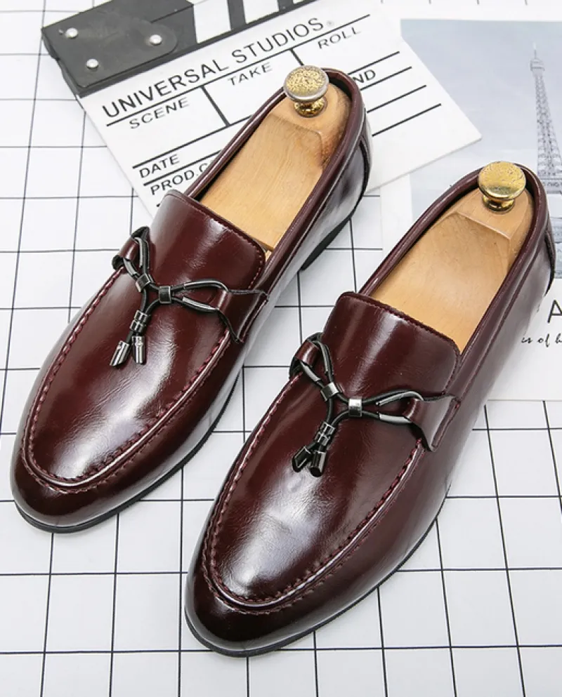 Scarpe di lusso Mocassini con fiocco Suola spessa Scarpe comode da guida in pelle verniciata da uomo Scarpe da sposa da uomo di