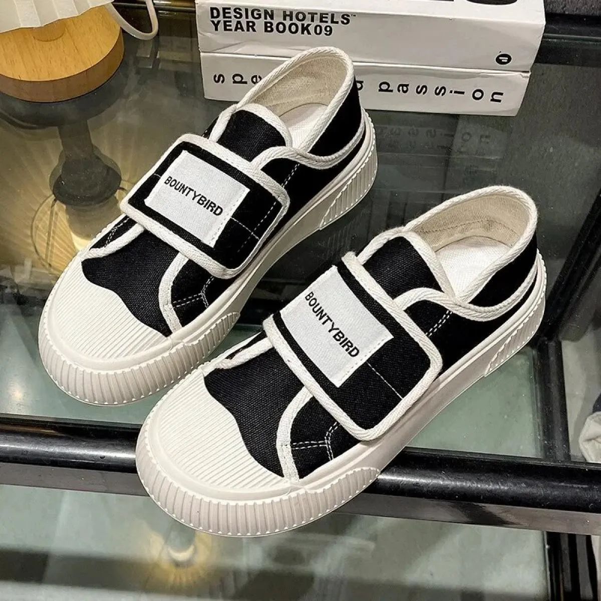 Scarpe di tela da donna 2024 autunno nuova moda leggera suola spessa comode scarpe basse scarpe casual da passeggio all'aperto
