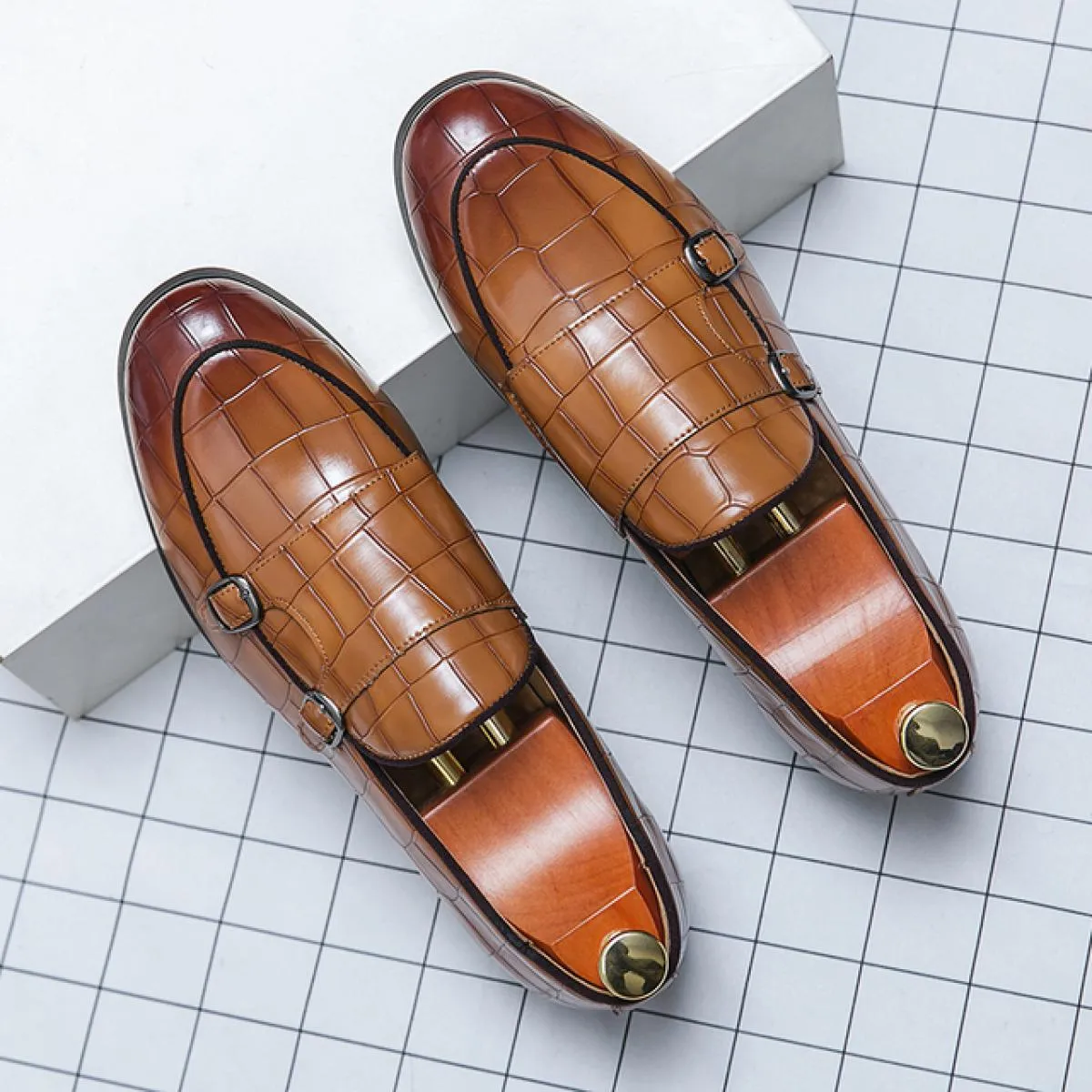 Scarpe formali da uomo nere Mocassini blu marroni Slip On Stone Pattern Business Scarpe da monaco con doppia fibbia per uomo con