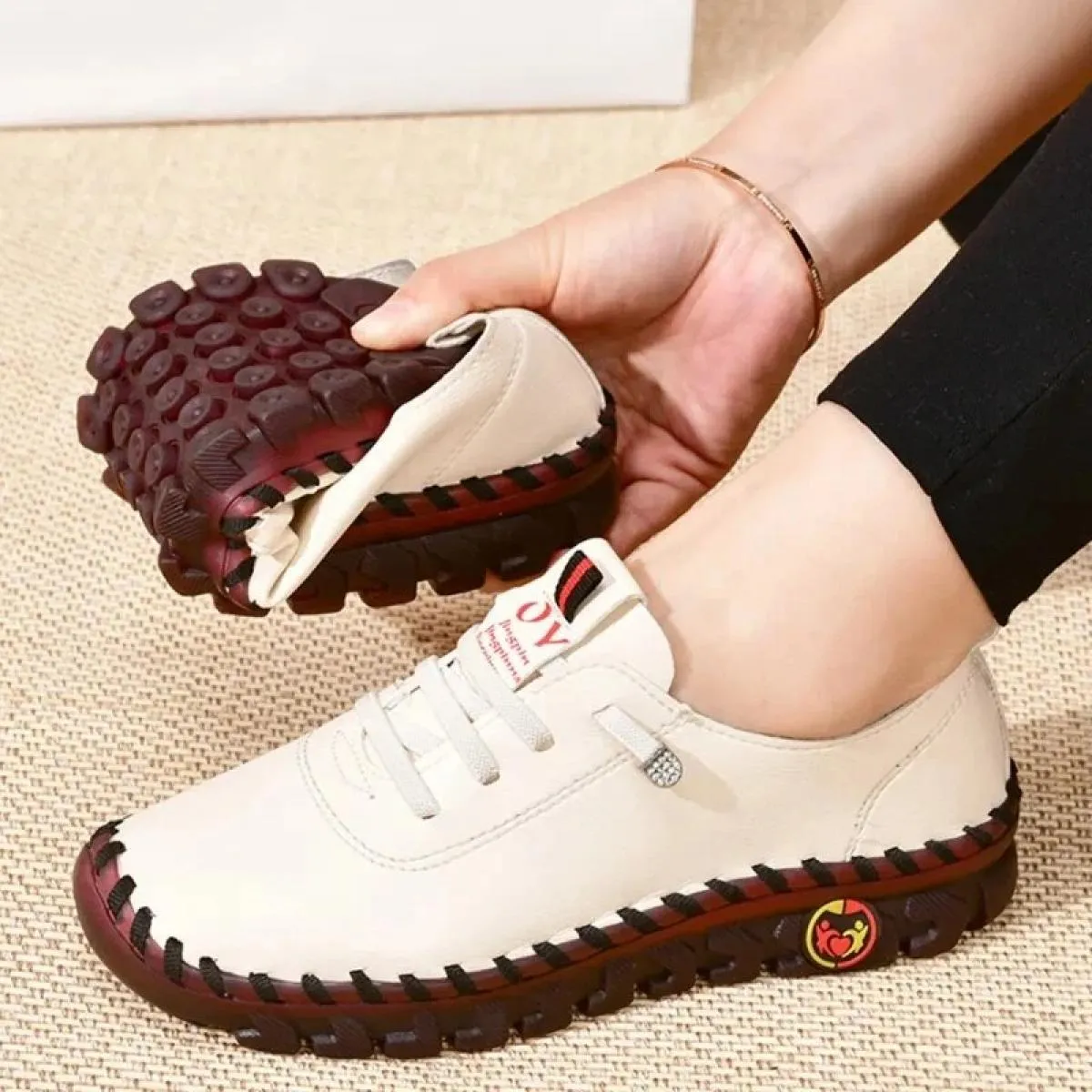 Sneakers Scarpe da donna Mocassini in pelle Scarpe da donna Comode scarpe slip-on Filo per cucire a mano Scarpe da mamma Zapatil