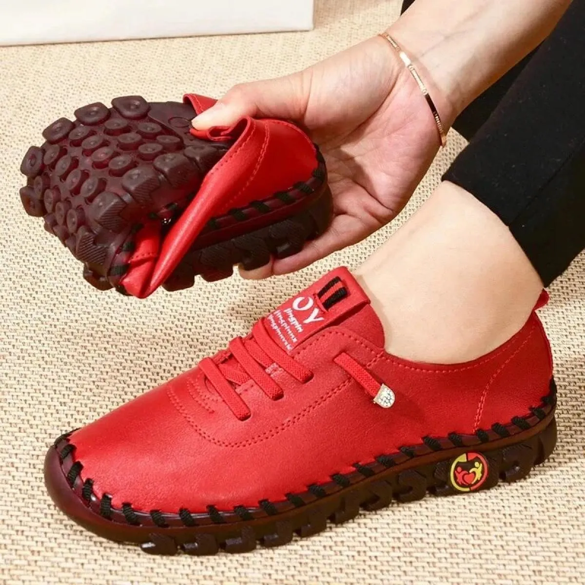 Sneakers Scarpe da donna Mocassini in pelle Scarpe da donna Comode scarpe slip-on Filo per cucire a mano Scarpe da mamma Zapatil