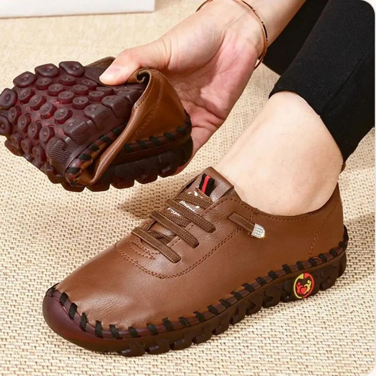 Sneakers Scarpe da donna Mocassini in pelle Scarpe da donna Comode scarpe slip-on Filo per cucire a mano Scarpe da mamma Zapatil