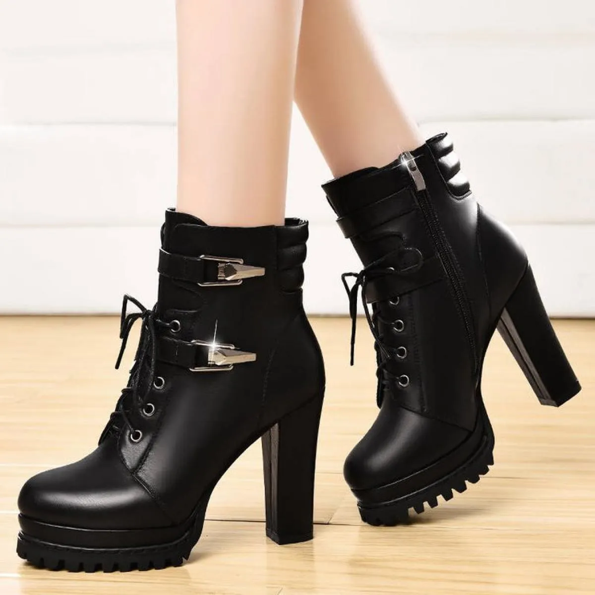 Stivaletti autunno Stivaletti corti con tacco spesso da donna 2023 Scarpe nere da donna con tacco alto stile britannico Scarpe r