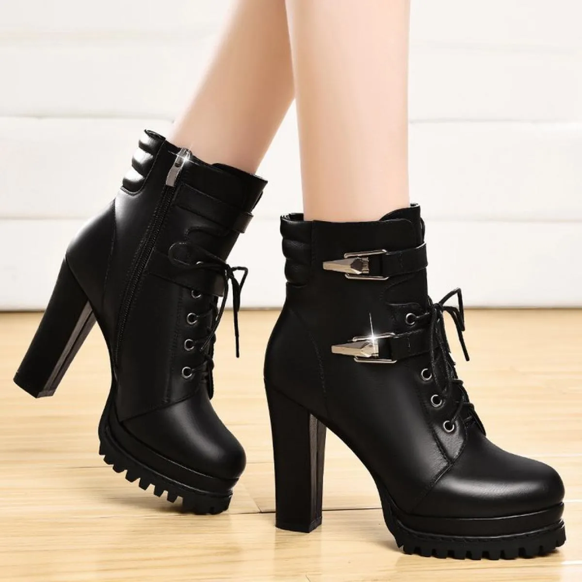 Stivaletti autunno Stivaletti corti con tacco spesso da donna 2023 Scarpe nere da donna con tacco alto stile britannico Scarpe r