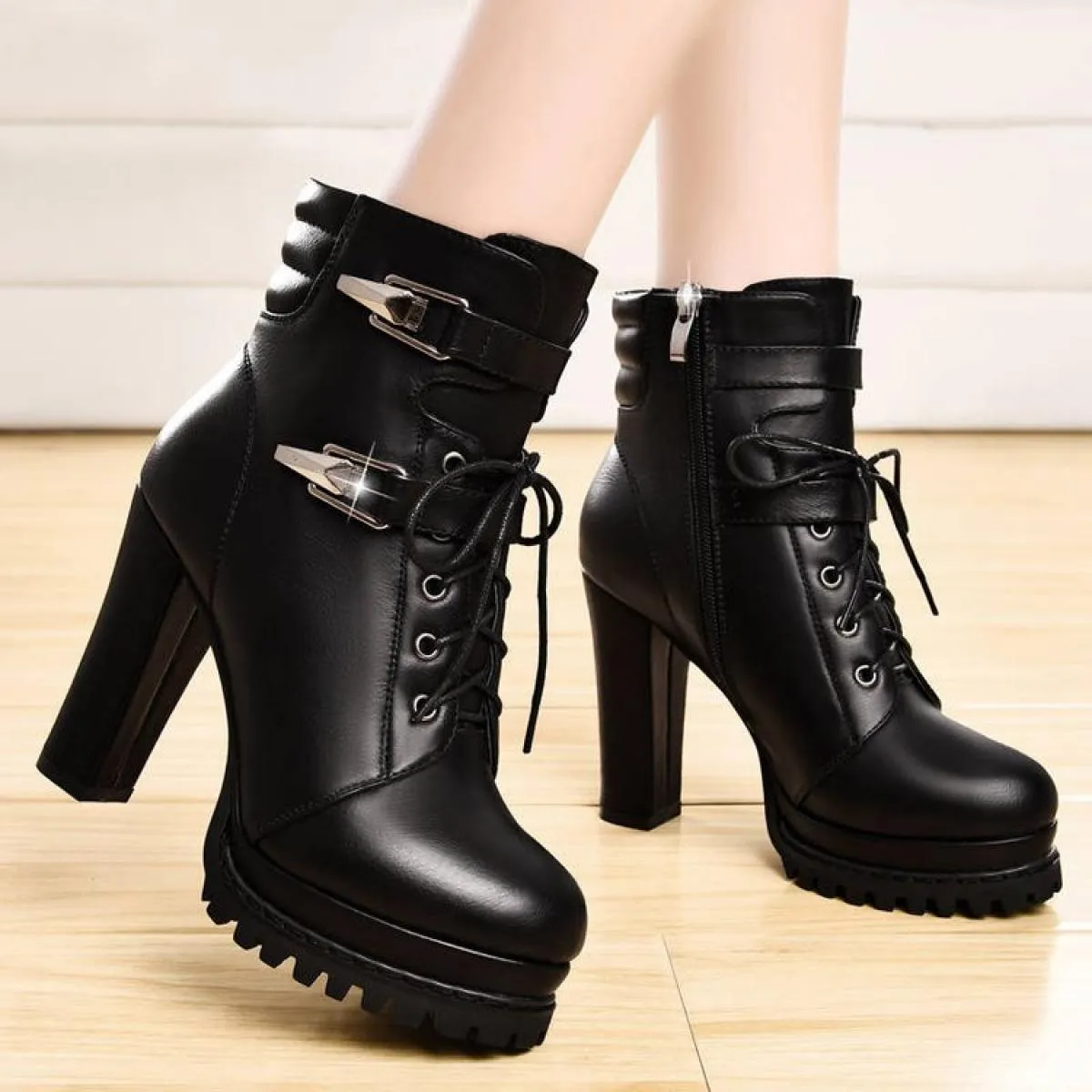 Stivaletti autunno Stivaletti corti con tacco spesso da donna 2023 Scarpe nere da donna con tacco alto stile britannico Scarpe r