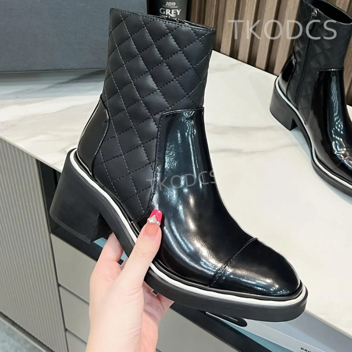 Stivaletti con tacco alto con cerniera in vera pelle Stivaletti corti neri da donna eleganti di marca Stivali da cavaliere class