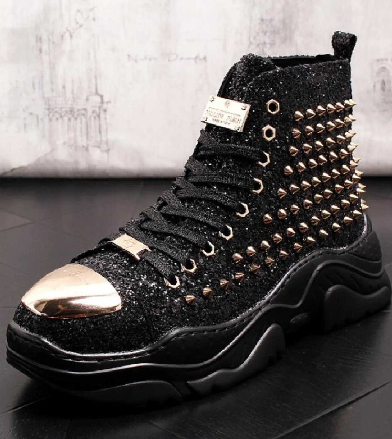 Stivaletti da uomo con rivetti Stivaletti da uomo con paillettes verdi Mostrano scarpe Moda uomo alto con borchie Sneaker Cat Bo