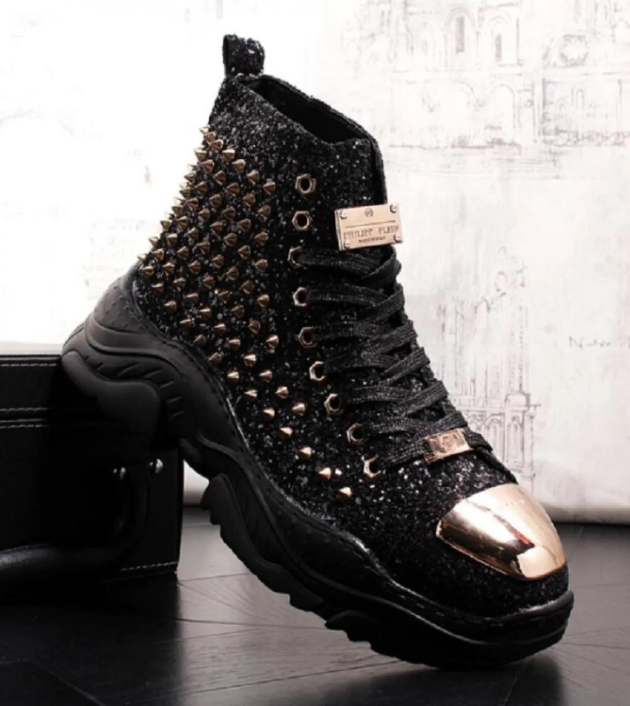 Stivaletti da uomo con rivetti Stivaletti da uomo con paillettes verdi Mostrano scarpe Moda uomo alto con borchie Sneaker Cat Bo