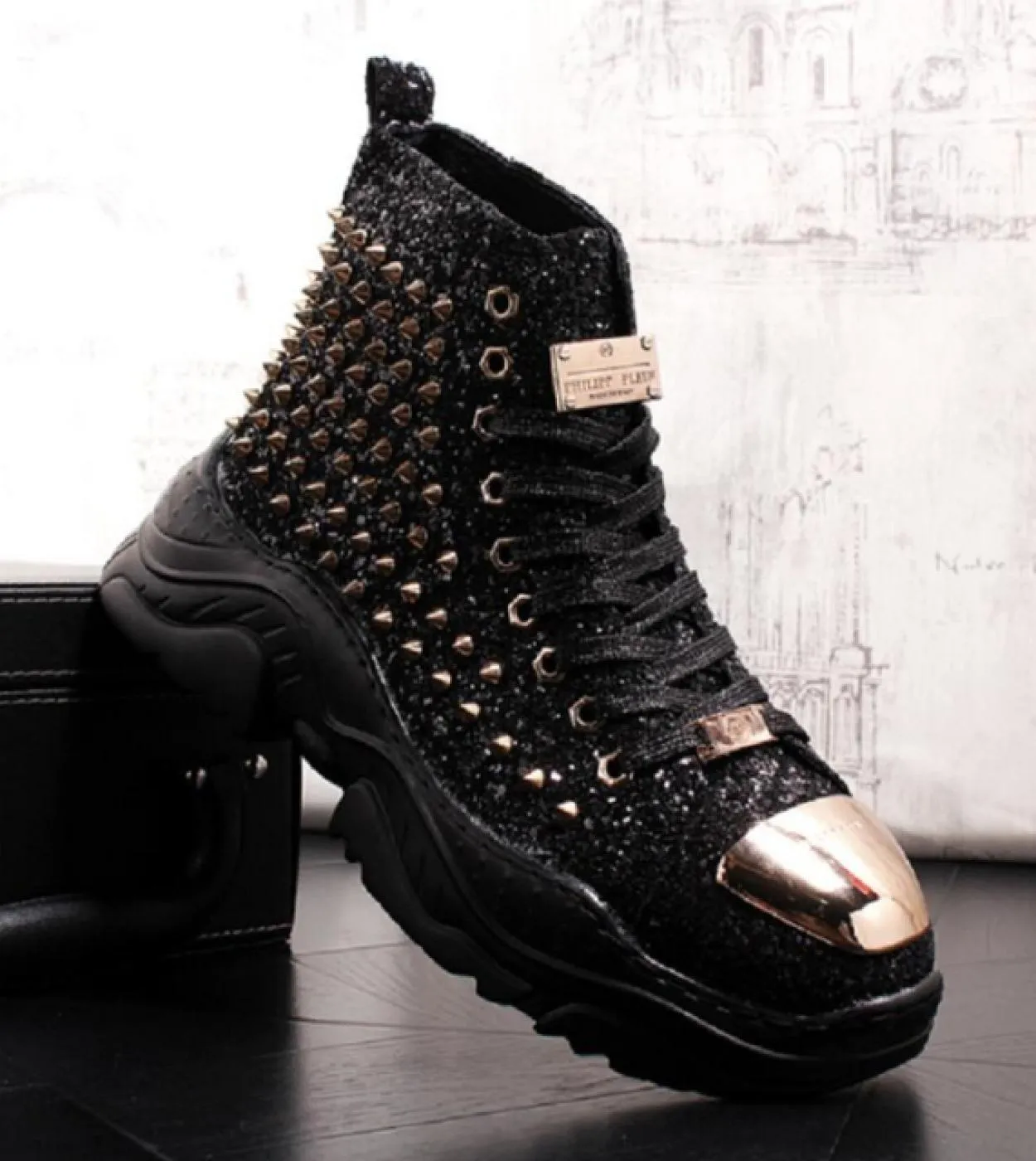 Stivaletti da uomo con rivetti Stivaletti da uomo con paillettes verdi Mostrano scarpe Moda uomo alto con borchie Sneaker Cat Bo