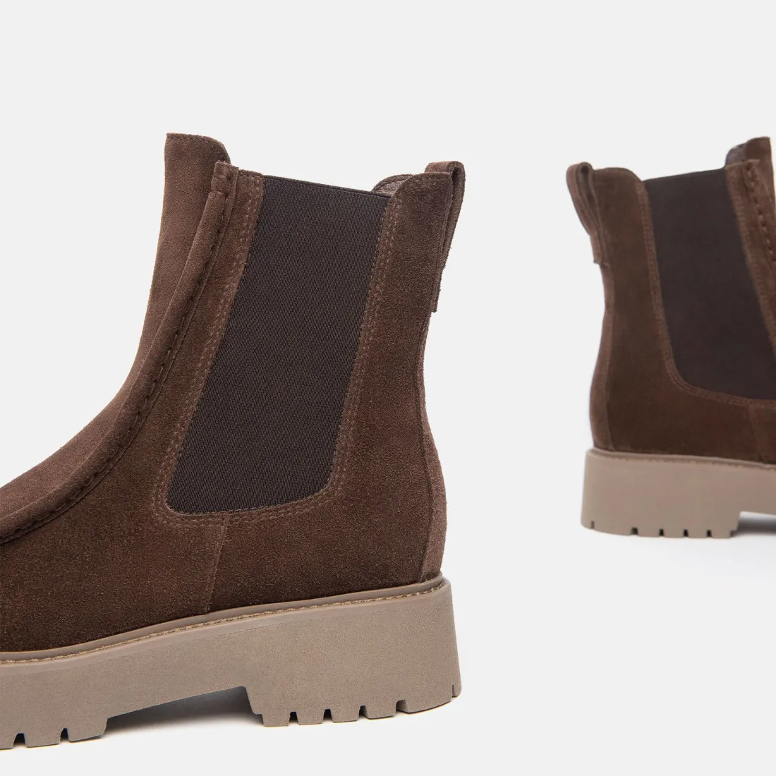 Stivaletto Chelsea da donna NeroGiardini in velour marrone