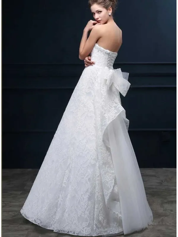 Vestito da Sposa interamente in Pizzo online con scollo a cuore A-line