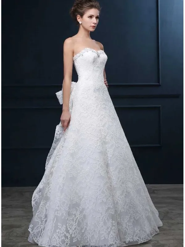 Vestito da Sposa interamente in Pizzo online con scollo a cuore A-line